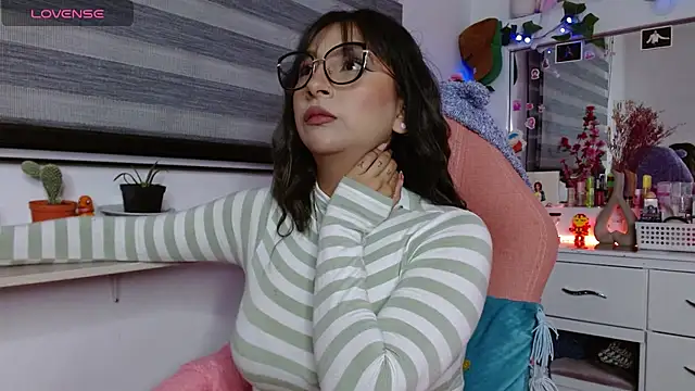 Littlerouse  online show from January 25, 2025, 1:43 am