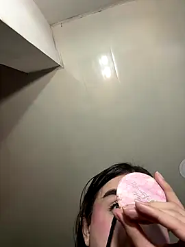 saracaball  online show from November 1, 2025, 9:50 pm