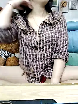 cream1299 online show from March 9, 2025, 12:53 pm