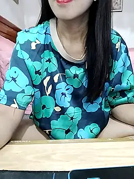 cream1299 online show from October 19, 2025, 11:33 am