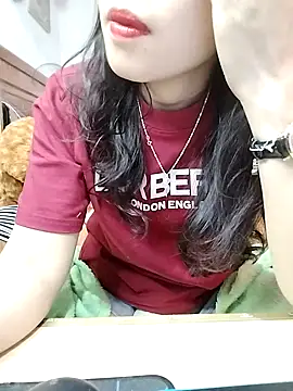 cream1299 online show from January 6, 2026, 2:04 am