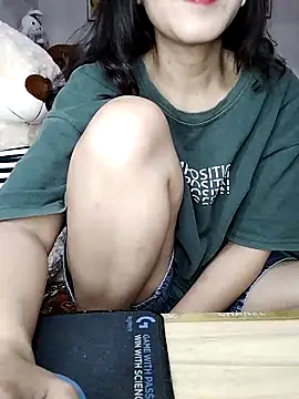 Snapshot of cream1299 chatting on May 11, 2026, 1:17 pm cream1299 online show from May 11, 2026, 1:17 pm
