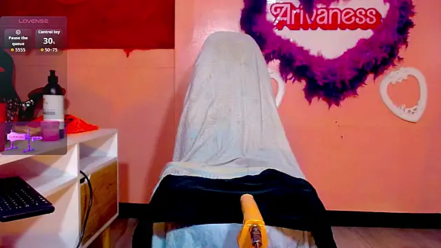 Snapshot of la_ratona_1 chatting on November 8, 2025, 7:12 pm la ratona 1 online show from November 8, 2025, 7:12 pm