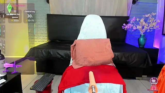 Snapshot of la_ratona_1 chatting on November 27, 2025, 11:23 am la ratona 1 online show from November 27, 2025, 11:23 am