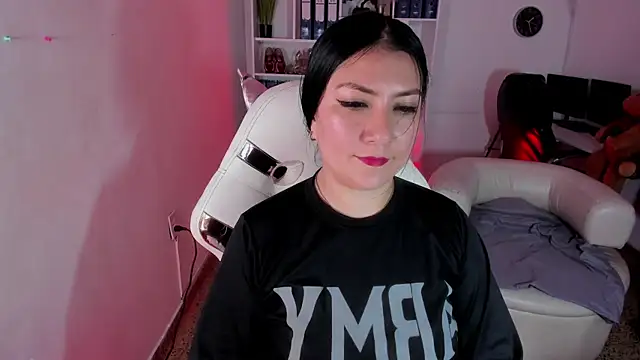 Snapshot of katya_nt chatting on November 18, 2025, 1:04 pm katya nt online show from November 18, 2025, 1:04 pm