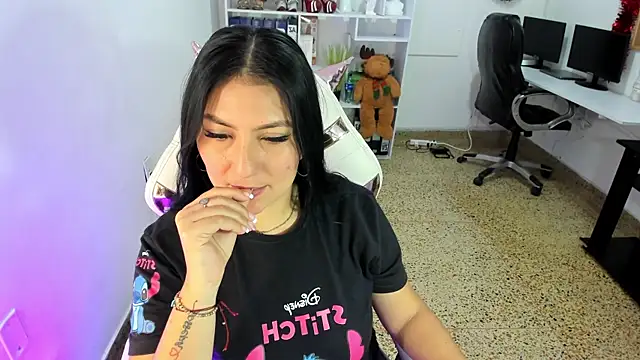 Snapshot of katya_nt chatting on December 14, 2025, 2:33 pm katya nt online show from December 14, 2025, 2:33 pm