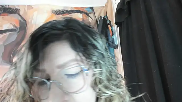 eva1saenz online show from June 10, 2026, 8:41 pm