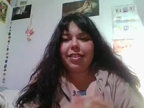 scarletttlove online show from July 20, 2026, 1:09 am