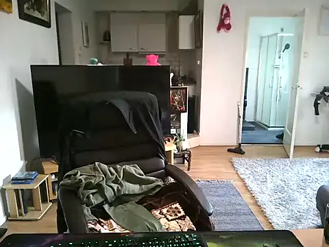 mihaimichael online show from March 18, 2025, 10:46 am