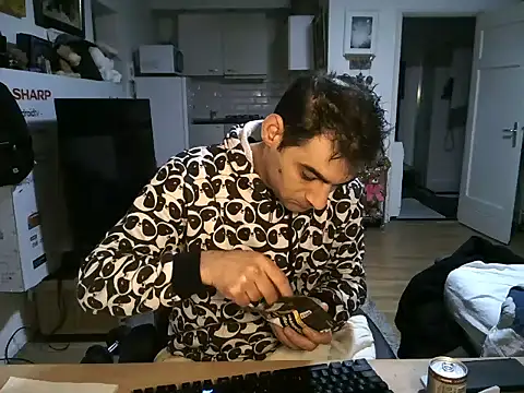 mihaimichael online show from December 17, 2025, 5:02 am