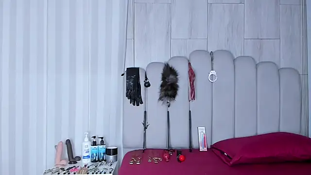 Snapshot of mileyerikson chatting on December 22, 2025, 7:16 am mileyerikson online show from December 22, 2025, 7:16 am