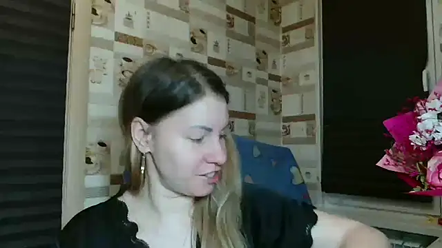 Snapshot of TherestlessKitty chatting on February 9, 2026, 10:25 pm TherestlessKitty online show from February 9, 2026, 10:25 pm