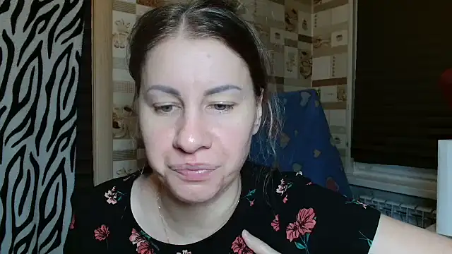 Snapshot of TherestlessKitty chatting on February 19, 2026, 10:17 pm TherestlessKitty online show from February 19, 2026, 10:17 pm