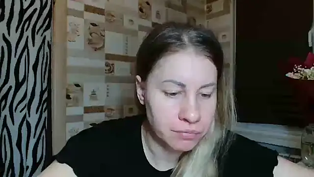 Snapshot of TherestlessKitty chatting on February 21, 2026, 10:11 pm TherestlessKitty online show from February 21, 2026, 10:11 pm