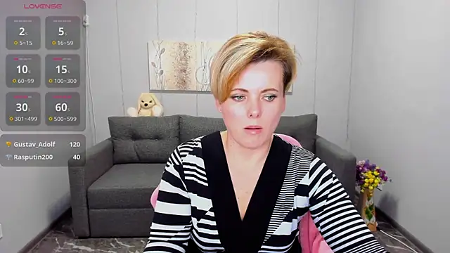 Snapshot of Julia_Wilsone chatting on January 27, 2025, 4:54 pm Julia Wilsone online show from January 27, 2025, 4:54 pm