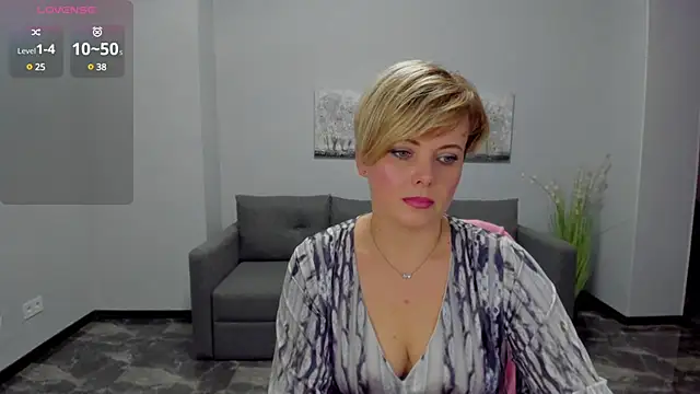 Snapshot of Julia_Wilsone chatting on February 21, 2025, 12:50 pm Julia Wilsone online show from February 21, 2025, 12:50 pm