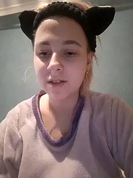 Snapshot of Gussie_Bridie chatting on February 21, 2025, 2:59 pm Gussie Bridie online show from February 21, 2025, 2:59 pm