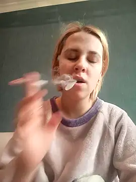 Snapshot of Gussie_Bridie chatting on February 27, 2025, 11:52 am Gussie Bridie online show from February 27, 2025, 11:52 am