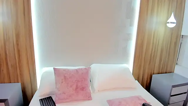 nicky peyton online show from November 9, 2025, 3:05 am