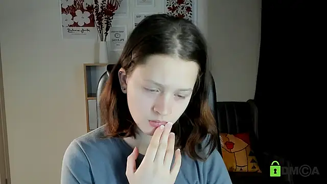 Alina Mills online show from December 5, 2025, 8:34 am