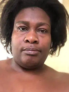 Snapshot of bustytitsxxx chatting on May 25, 2026, 6:19 am bustytitsxxx online show from May 25, 2026, 6:19 am