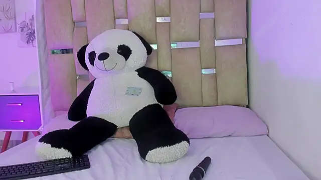 Snapshot of Black_Rose2 chatting on February 19, 2026, 12:34 pm Black Rose2 online show from February 19, 2026, 12:34 pm