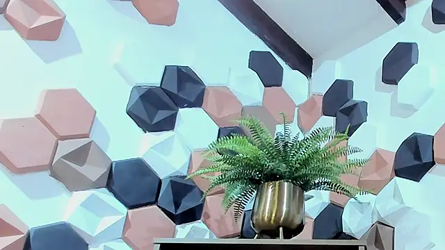 Makonneen online show from February 4, 2025, 7:29 am