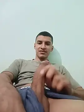 Snapshot of Rogersmit2 chatting on June 22, 2026, 7:00 pm Rogersmit2 online show from June 22, 2026, 7:00 pm