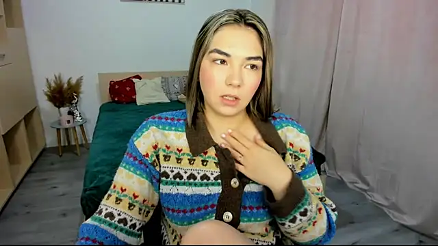 Snapshot of Alexa_Dolly12 chatting on December 16, 2025, 8:08 am Alexa Dolly12 online show from December 16, 2025, 8:08 am