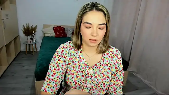 Snapshot of Alexa_Dolly12 chatting on January 6, 2026, 7:45 am Alexa Dolly12 online show from January 6, 2026, 7:45 am