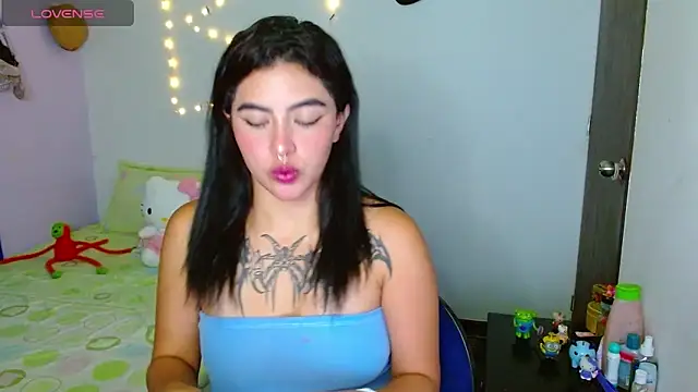  luna torres online show from February 28, 2025, 11:23 pm