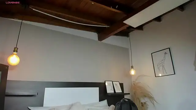 SaraaJhonsonn online show from March 24, 2026, 2:33 pm