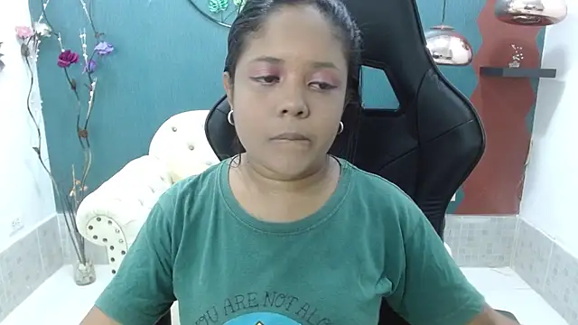 Melikasweetz online show from February 25, 2025, 5:25 pm