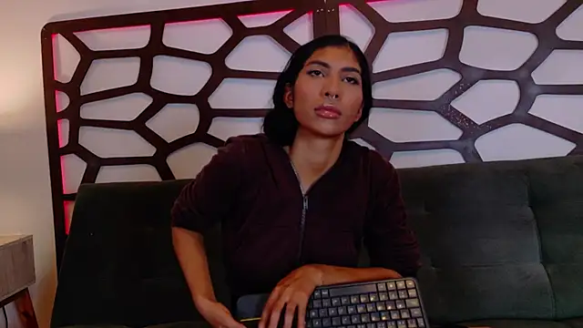 Snapshot of taty_miller chatting on February 6, 2026, 8:12 pm taty miller online show from February 6, 2026, 8:12 pm