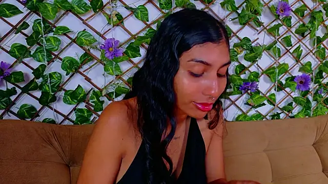 Snapshot of taty_miller chatting on February 8, 2026, 1:25 pm taty miller online show from February 8, 2026, 1:25 pm