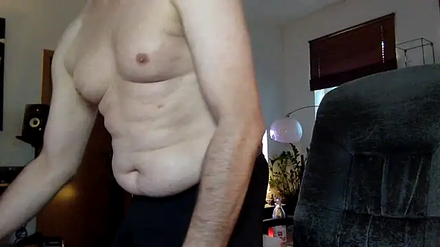 tomz0819 online show from September 27, 2025, 12:32 pm