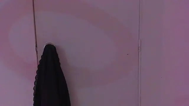 Snapshot of emma-hiill chatting on December 11, 2024, 2:11 pm emma-hiill online show from December 11, 2024, 2:11 pm