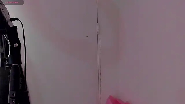 Snapshot of emma-hiill chatting on December 21, 2024, 2:26 pm emma-hiill online show from December 21, 2024, 2:26 pm