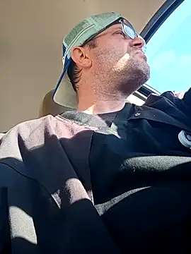 Snapshot of crazycam619 chatting on October 24, 2025, 10:28 pm crazycam619 online show from October 24, 2025, 10:28 pm