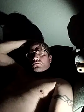 Snapshot of crazycam619 chatting on November 3, 2025, 4:14 am crazycam619 online show from November 3, 2025, 4:14 am