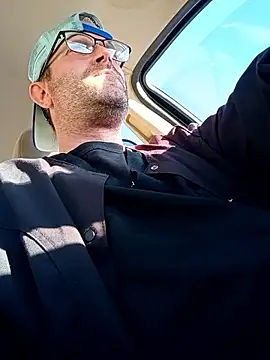 Snapshot of crazycam619 chatting on November 7, 2025, 10:43 pm crazycam619 online show from November 7, 2025, 10:43 pm