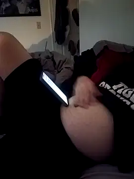 Snapshot of crazycam619 chatting on December 13, 2025, 8:47 pm crazycam619 online show from December 13, 2025, 8:47 pm