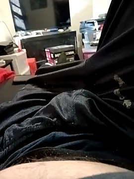 Snapshot of crazycam619 chatting on December 21, 2025, 9:44 pm crazycam619 online show from December 21, 2025, 9:44 pm