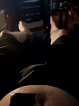 Snapshot of crazycam619 chatting on January 10, 2026, 6:37 am crazycam619 online show from January 10, 2026, 6:37 am