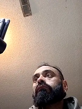 Snapshot of C8L3U chatting on March 1, 2026, 11:18 pm C8L3U online show from March 1, 2026, 11:18 pm