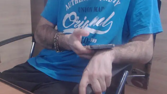 uncutguy01 online show from January 11, 2025, 12:40 pm