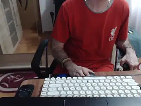uncutguy01 online show from March 16, 2025, 8:54 am