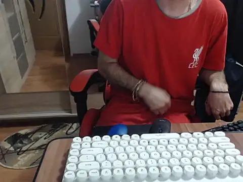 uncutguy01 online show from September 27, 2025, 5:01 am