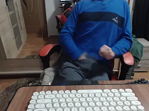 uncutguy01 online show from November 15, 2025, 4:25 pm