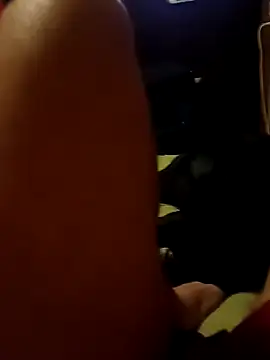 Snapshot of Uruguayo1988 chatting on November 26, 2025, 12:00 am Uruguayo1988 online show from November 26, 2025, 12:00 am